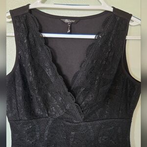 Daisy Fuentes | Black Lace V Neck Neck Tank Size Medium